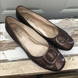 Life Stride Brown Flats 9M